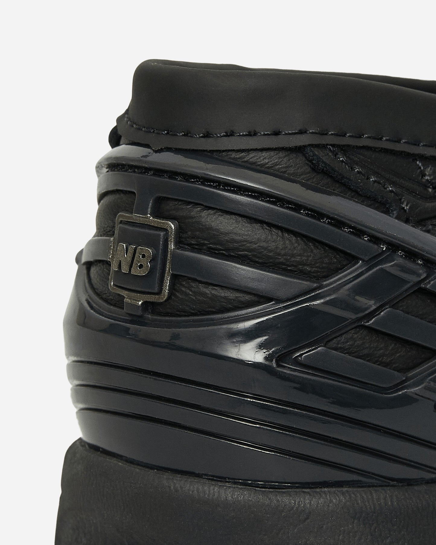 1906L Sneakers Black
