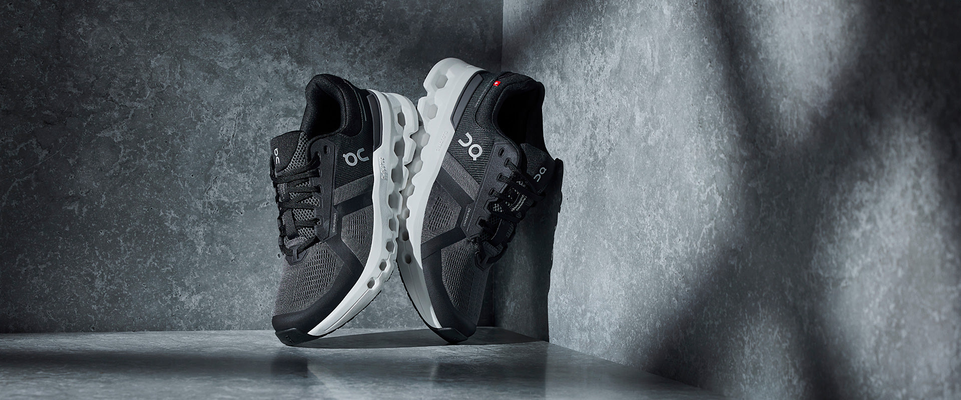 On Womens Cloudrunner 2