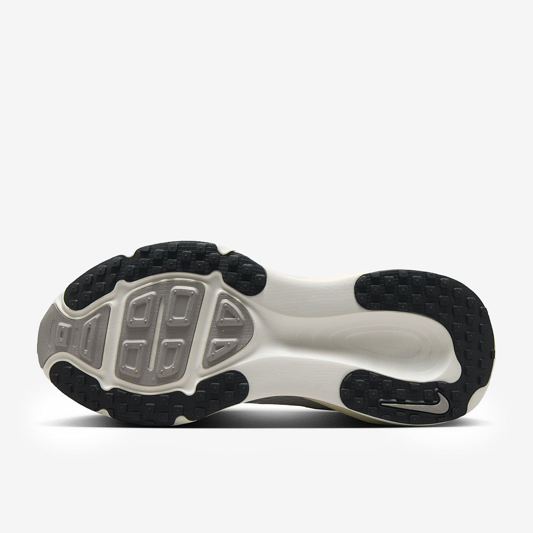 Nike Womens Vomero 18
