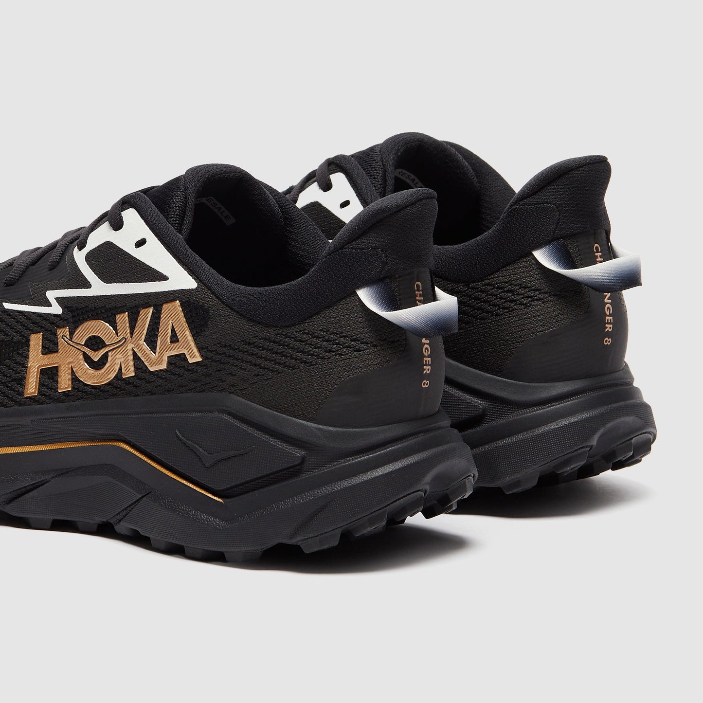 Hoka Challenger 8