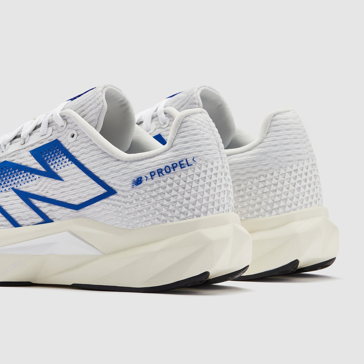 New Balance FuelCell Propel v5