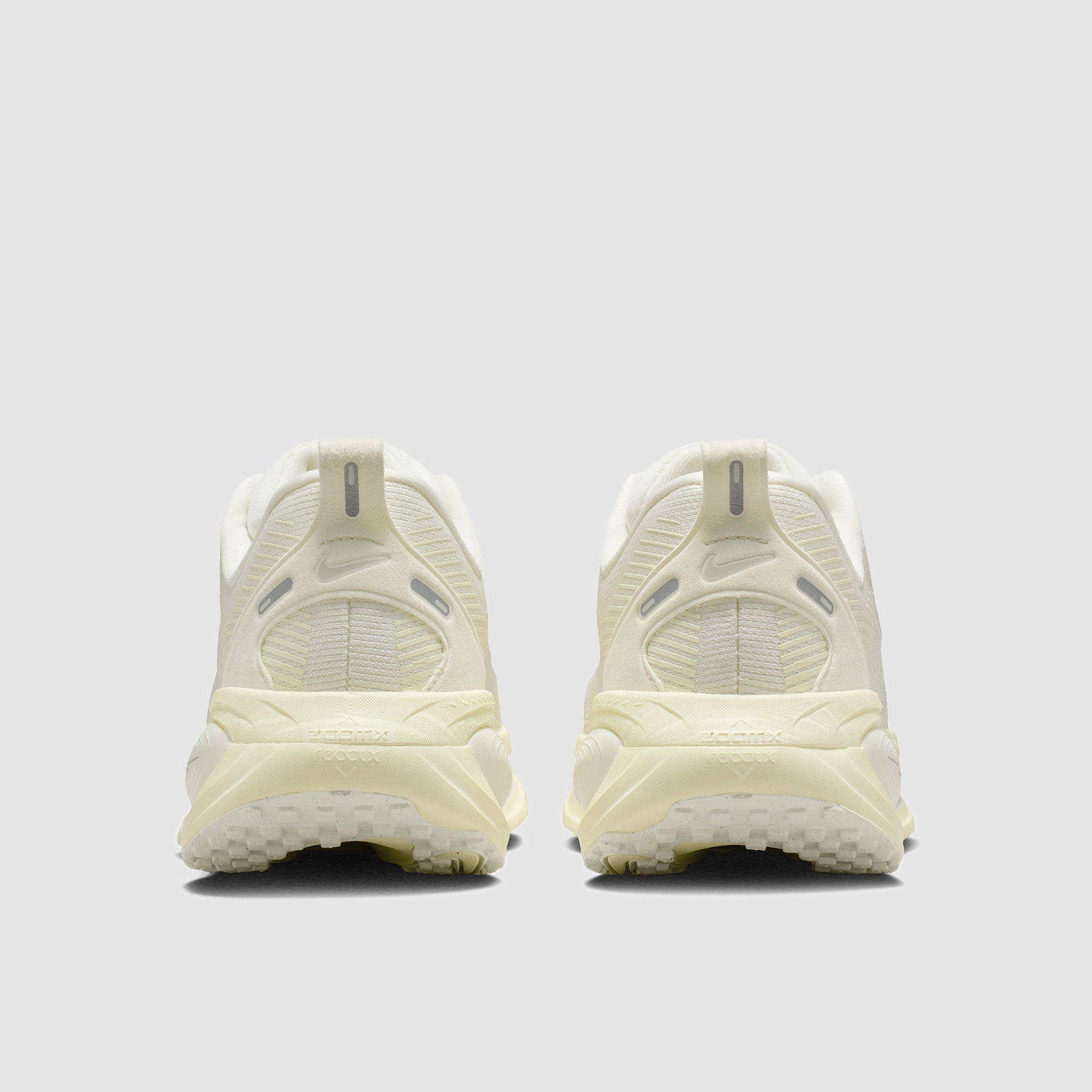 Nike Womens Vomero 18
