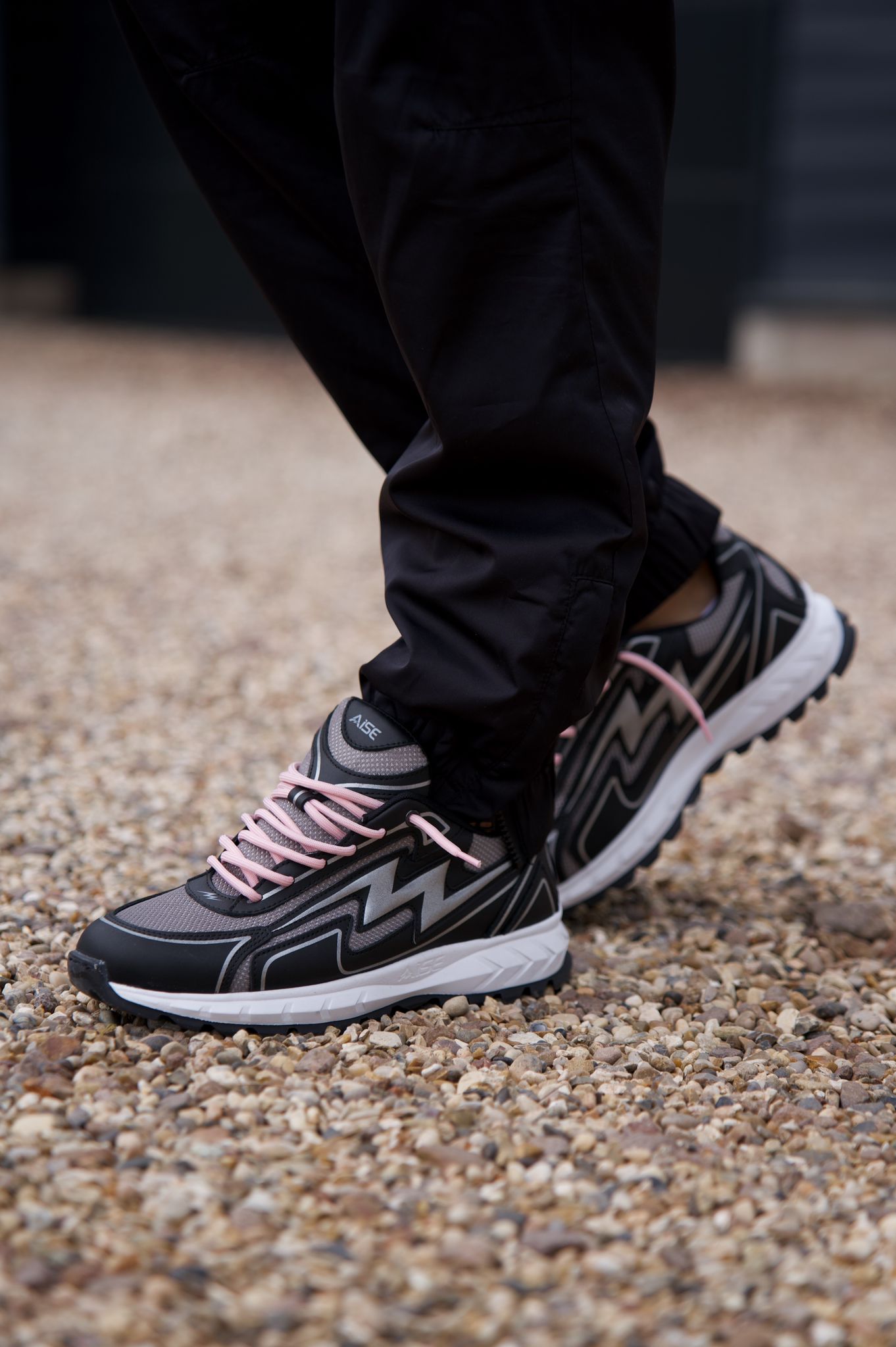 Aise Cosmo Runner Miami Pink