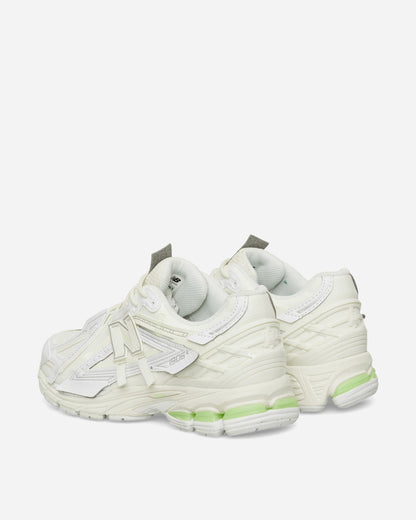 1906A Sneakers White / Mint Flash / Silver Metallic